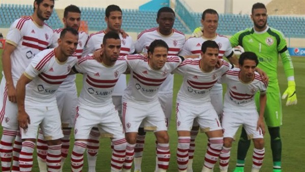 دكة الزمالك في يمين المقصورة بإستاد هزاع   