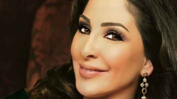 إليسا تنتهى من تسجيل تتر «ياريت» إليسا تنتهى من تسجيل تتر «ياريت»