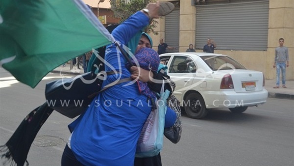 بالصور.. «يا عبيد البيادة» تتسبب في علقة ساخنة لـ«فتاة» بالصور.. «يا عبيد البيادة» تتسبب في علقة ساخنة لـ«فتاة»