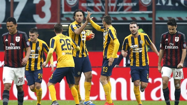 هيلاس فيرونا يبقي على آماله بالبقاء في الكالتشيو بالفوز على ميلان 2-1 هيلاس فيرونا يبقي على آماله بالبقاء في الكالتشيو بالفوز على ميلان 2-1