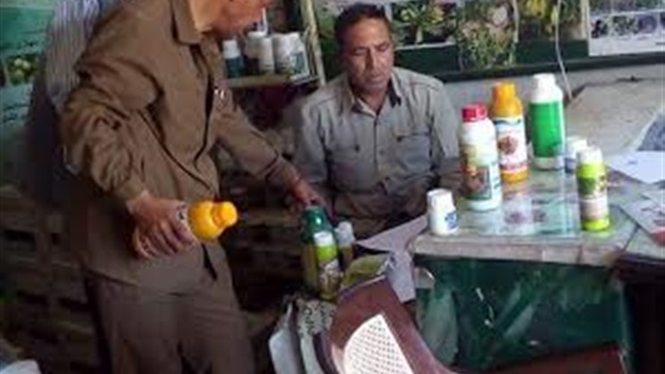 بالصور.. ضبط 415 عبوة مبيدات زراعية منتهية الصلاحية بالشرقية بالصور.. ضبط 415 عبوة مبيدات زراعية منتهية الصلاحية بالشرقية