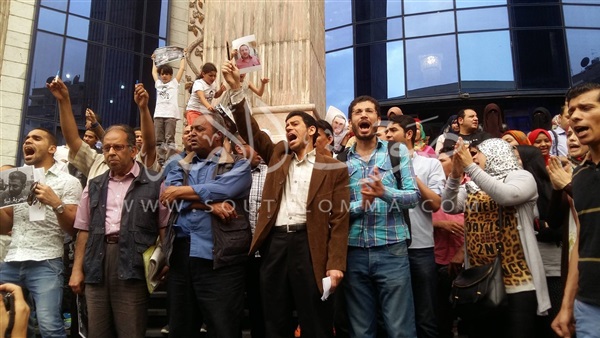 بالصور.. الصحفيين يرفعون «الأقلام» على سلم النقابة بالصور.. الصحفيين يرفعون «الأقلام» على سلم النقابة