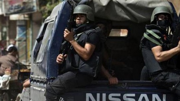 نيابة قصر النيل تواصل التحقيق مع 53 متظاهرا نيابة قصر النيل تواصل التحقيق مع 53 متظاهرا