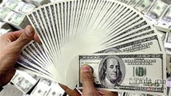 الدولار يشتعل من جديد ويسجل 10.50 جنيهات بالسوق السوداء 