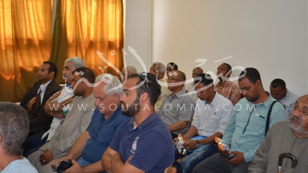 بالصور.. محافظ قنا يلتقي مستثمري المنطقة الصناعية بقفط بالصور.. محافظ قنا يلتقي مستثمري المنطقة الصناعية بقفط