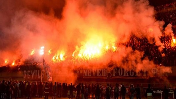 اشبتاكات بين جماهير الأهلى والزمالك بالمهندسين اشبتاكات بين جماهير الأهلى والزمالك بالمهندسين