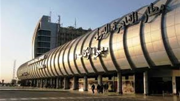 راكب يستخدم مساحيق التجميل للهروب إلى اليونان راكب يستخدم مساحيق التجميل للهروب إلى اليونان