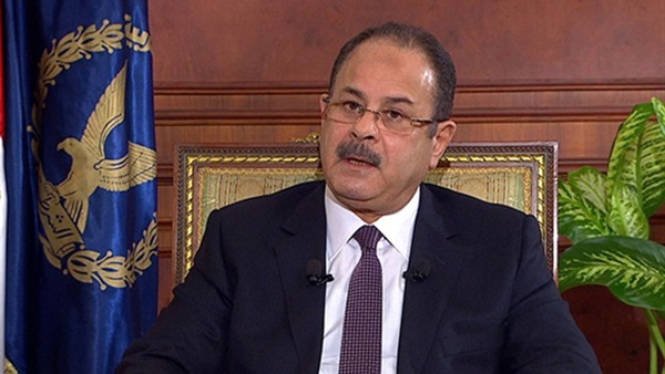 الداخلية توقف ضابط واقعة النزهة عن العمل الداخلية توقف ضابط واقعة النزهة عن العمل