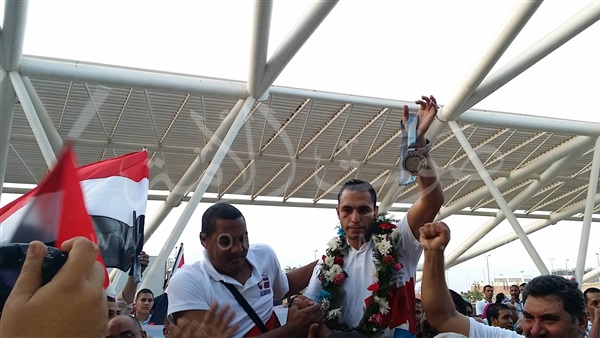 بالصور .. استقبال حافل للعالمي حسام بكر بالصور .. استقبال حافل للعالمي حسام بكر