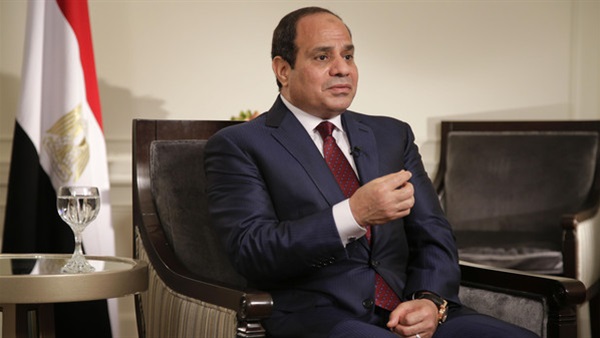 «السيسي» يمنح وسام العمل لـ10 من قدامي النقابيين «السيسي» يمنح وسام العمل لـ10 من قدامي النقابيين