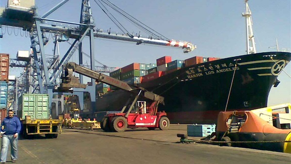 ميناء الزيتيات يستقبل 6 الاف طن بوتاجاز
