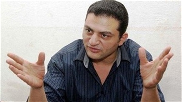 «طلعت»: شائعة سحب أموال المودعين من البنوك تهدد بانهيار الاقتصاد «طلعت»: شائعة سحب أموال المودعين من البنوك تهدد بانهيار الاقتصاد
