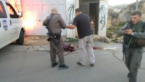 الاحتلال يطلق النار على فتاة فلسطينية الاحتلال يطلق النار على فتاة فلسطينية
