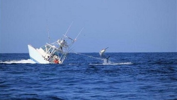 غرق سفينة صيد جنوب غرب ويلز واستمرار عمليات البحث والإنقاذ