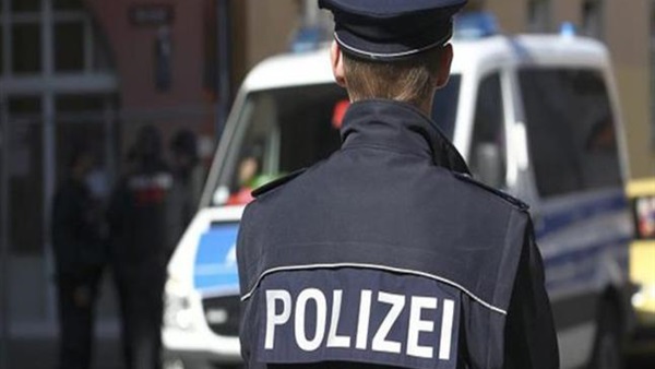 شرطية رومانية تقاضي رؤساءها بسبب الزي الرسمي