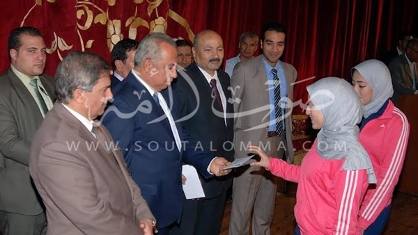 بالصور.. تكريم فرق الهوكي وكرة القدم في يوم الاحتفال بالرياضيين بالشرقية بالصور.. تكريم فرق الهوكي وكرة القدم في يوم الاحتفال بالرياضيين بالشرقية