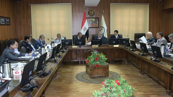 «لطفي»: إنشاء دبلومة «علوم الليزر» بجامعة بني سويف «لطفي»: إنشاء دبلومة «علوم الليزر» بجامعة بني سويف