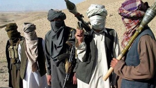 الرئاسة الأفغانية تستنكر زيارة وفد طالباني لباكستان