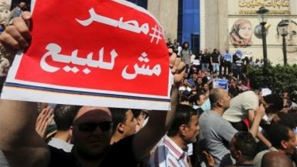 وصول 33 متهما من متظاهري «25 أبريل» لمحكمة عابدين 