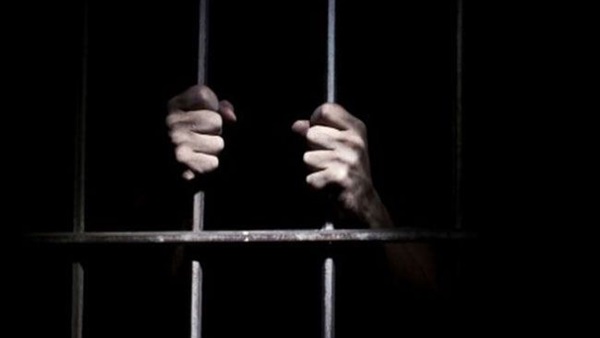 العثور على شريحة هاتف داخل زنزانة جهادي بفرنسا العثور على شريحة هاتف داخل زنزانة جهادي بفرنسا