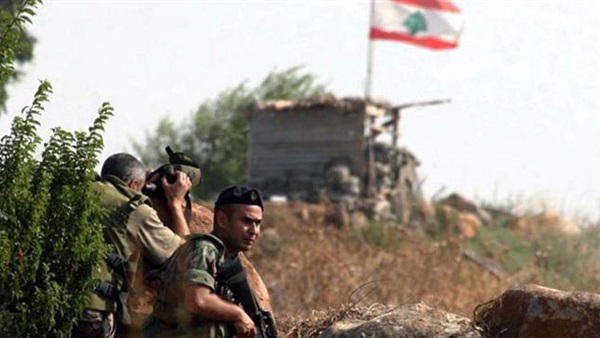 الجيش اللبناني يقصف الإرهابيين بجرود بلدة عرسال