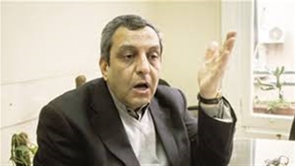 نقييب الصحفيين بعد اقتحام النقابة: وزير الداخلية«بيولع فى البلد كلها» نقييب الصحفيين بعد اقتحام النقابة: وزير الداخلية«بيولع فى البلد كلها»