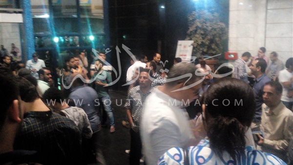 بالصور.. وقفة احتجاجية أمام «الصحفيين» للتنديد بواقعة اقتحامها بالصور.. وقفة احتجاجية أمام «الصحفيين» للتنديد بواقعة اقتحامها