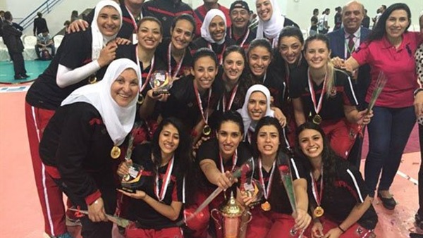 سيدات الأهلي للكرة الطائرة يعود للقاهرة بعد تتويجه ببطولة أفريقيا سيدات الأهلي للكرة الطائرة يعود للقاهرة بعد تتويجه ببطولة أفريقيا