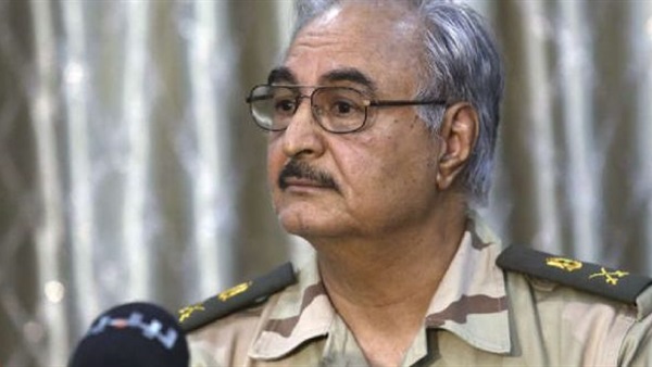 متحدث باسم الجيش الليبي ينفي وجود حفتر خارج البلاد
