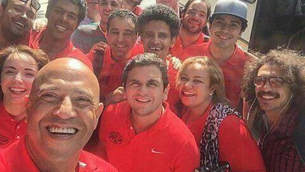بالصورة.. فريق «مسرح مصر» فى طريقه لـ«أبو ظبى» بالصورة.. فريق «مسرح مصر» فى طريقه لـ«أبو ظبى»