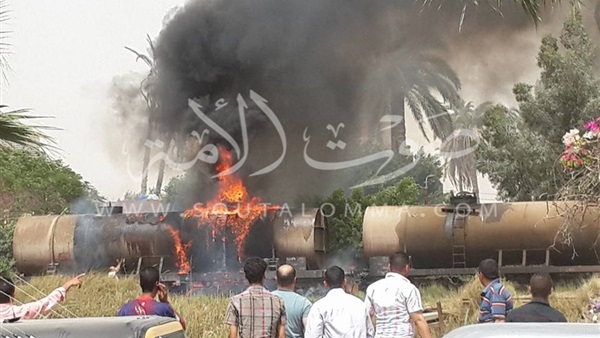 بالصور.. تفاصيل حريق قطار وقود فى المنيا بالصور.. تفاصيل حريق قطار وقود فى المنيا