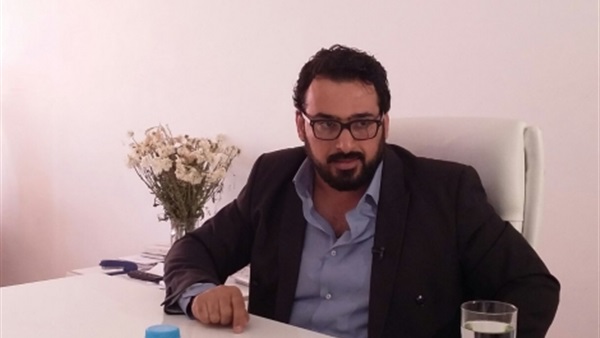 صاحب واقعة «حذاء بوش» يتضامن مع أزمة «الصحفيين»