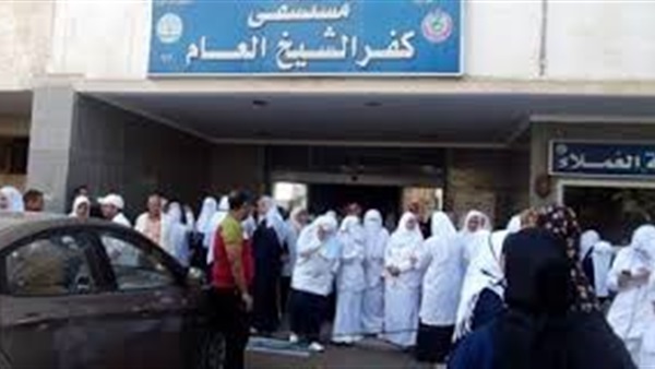 «صحة كفر الشيخ» تحقق في واقعة إلقاء مريض خارج المستشفى