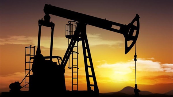أسعار النفط تغلق على انخفاض