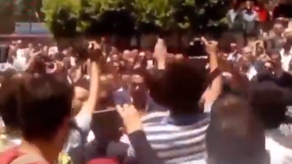 بالفيديو.. «الصحفيين» تهزم «الداخلية» وتخترق الحاجز الأمني للمرة الثانية