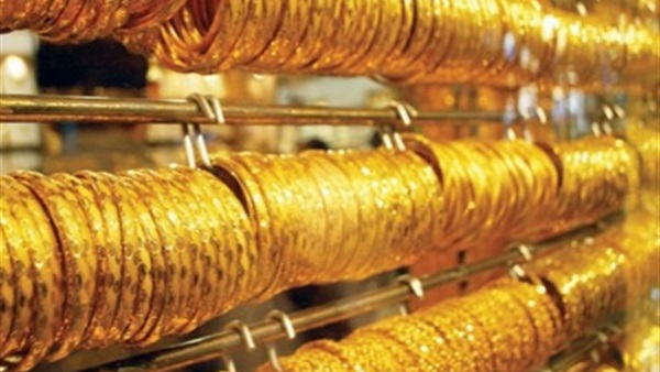 الذهب يواصل التراجع من أعلى مستوى في 15 شهرا مع صعود الدولار الذهب يواصل التراجع من أعلى مستوى في 15 شهرا مع صعود الدولار