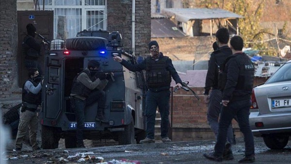 الأركان التركية: مقتل 13 من إرهابيي منظمة «بي كا كا» الأركان التركية: مقتل 13 من إرهابيي منظمة «بي كا كا»