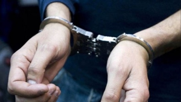 القبض على حارس عقار سرق محل ألبان بأسلوب المفتاح المصطنع بالنزهة القبض على حارس عقار سرق محل ألبان بأسلوب المفتاح المصطنع بالنزهة