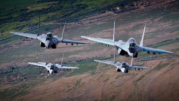 المقاتلات الروسية تشن 87 طلعة جوية على «داعش» في الرقة المقاتلات الروسية تشن 87 طلعة جوية على «داعش» في الرقة