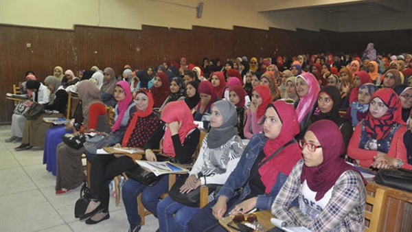 «الاستعداد للامتحانات» ندوة تثقيفية لطلاب تربية قناة السويس