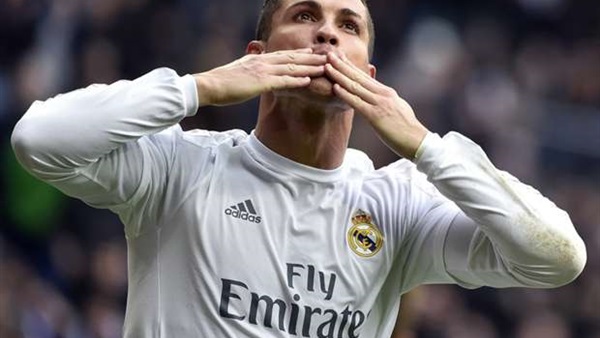 نشرة «الرياضة» للساعة الحادية عشر.. ريال مدريد في نهائي أبطال أوروبا.. الأهلي يضرب الحدود برباعية في الدوري.. النني أفضل لاعب في آرسنال للمرة الثانية على التوالي.. الزمالك يخسر سوبر اليد أمام الترجي نشرة «الرياضة» للساعة الحادية عشر.. ريال مدريد في نهائي أبطال أوروبا.. الأهلي يضرب الحدود برباعية في الدوري.. النني أفضل لاعب في آرسنال للمرة الثانية على التوالي.. الزمالك يخسر سوبر اليد أمام الترجي