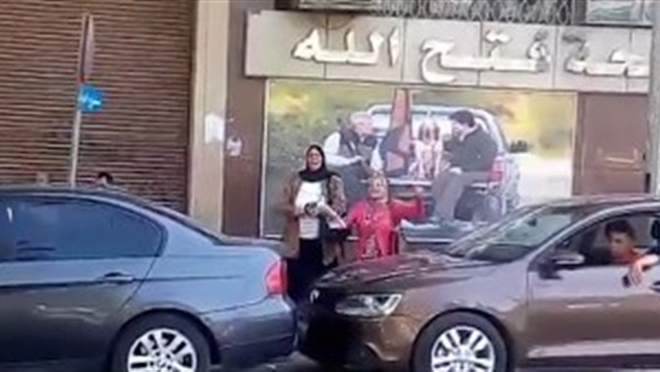 بالفيديو.. «المواطنون الشرفاء» يعتدون على صباحي وخالد علي بالفيديو.. «المواطنون الشرفاء» يعتدون على صباحي وخالد علي