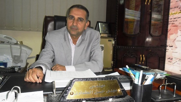 بالصور.. طرق الوادي تنفذ حملة لرفع كفاءة الطرق بمركز الخارجة بالصور.. طرق الوادي تنفذ حملة لرفع كفاءة الطرق بمركز الخارجة
