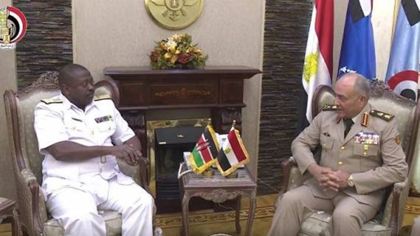 رئيس الأركان الكيني يغادر القاهرة بعد بحث تعزيز التعاون العسكري رئيس الأركان الكيني يغادر القاهرة بعد بحث تعزيز التعاون العسكري