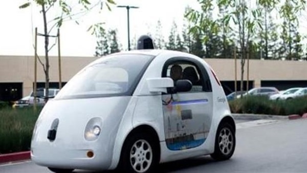 سيارة ذاتية القيادة من "غوغل" و"فيات كرايزلر"