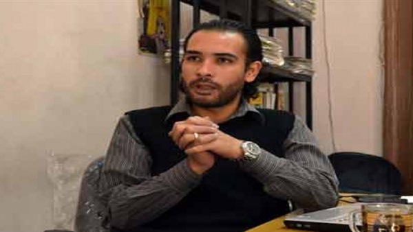 ترحيل مالك عدلى إلى سجن طرة بعد قرار حبسه 15 يوما ترحيل مالك عدلى إلى سجن طرة بعد قرار حبسه 15 يوما