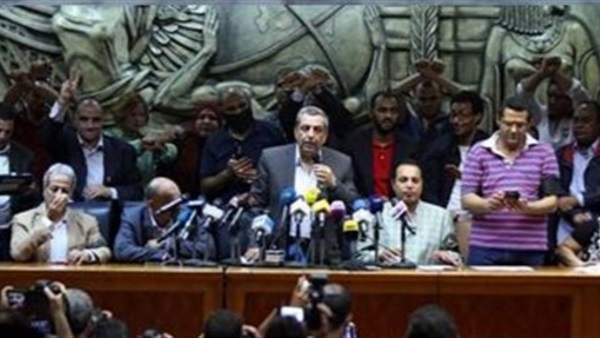 «الصحفيين» تدعو الجرائد لتسويد الصفحات الأولى لعدد الأحد «الصحفيين» تدعو الجرائد لتسويد الصفحات الأولى لعدد الأحد