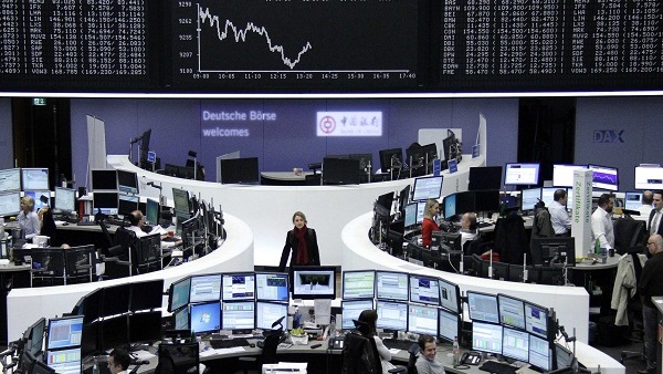 أسهم أوروبا تتراجع بفعل خسائر لسهمي «أرسيلور ميتال» و«مان جروب»