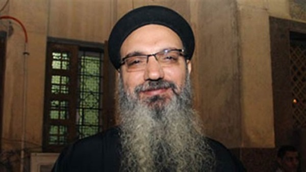 البابا تواضروس يحيل كاهنا للتحقيق لحديثه عن ملابس النساء