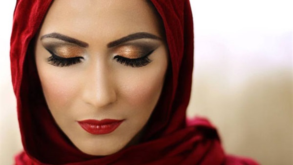 للمحجبة السمراء.. تعرفي على أحمر الشفاه المناسب لكي للمحجبة السمراء.. تعرفي على أحمر الشفاه المناسب لكي
